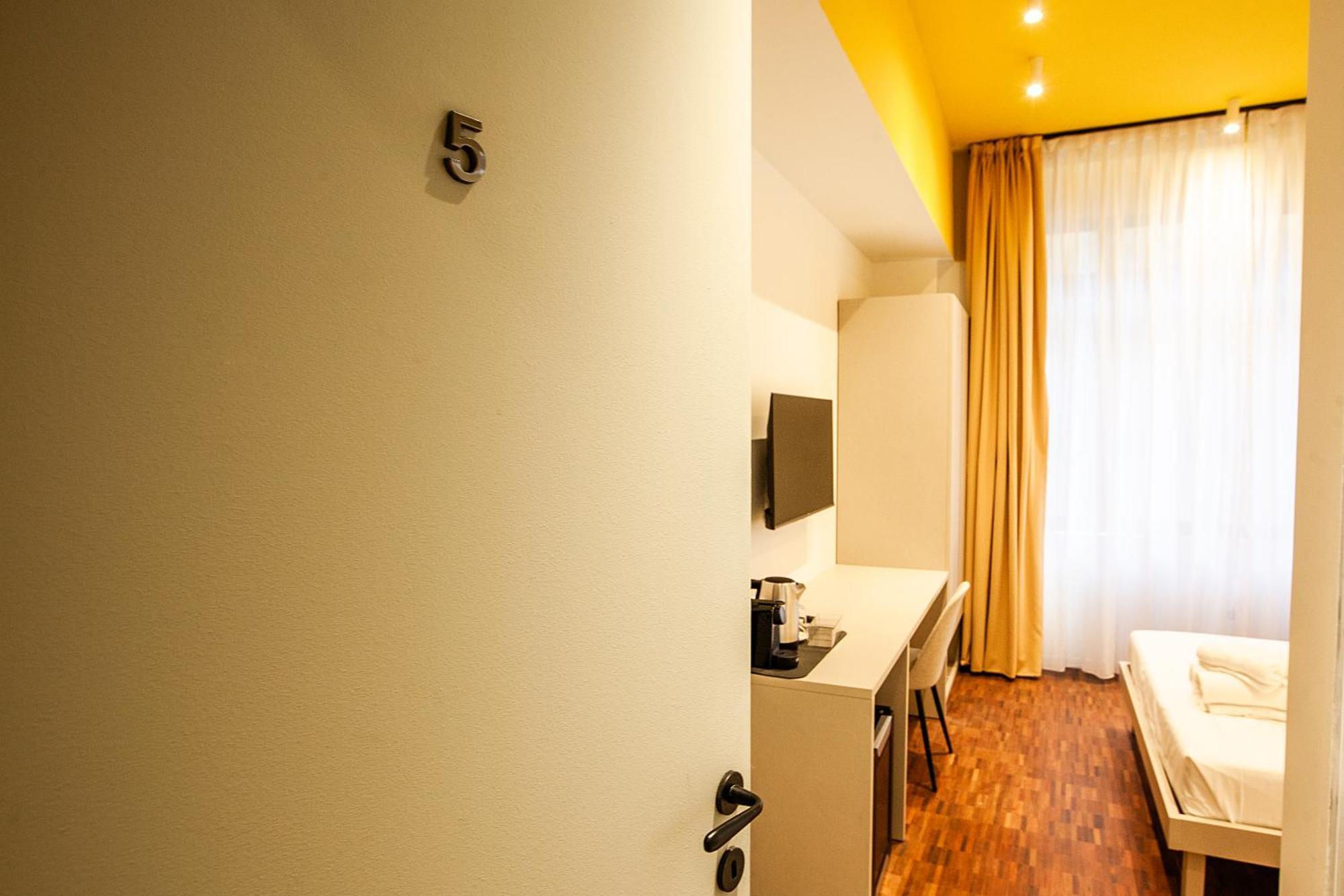 Cvm 19 Hotel Milan Exterior photo